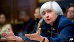 Chủ tịch FED Janet Yellen ra điều trần trước Quốc hội Hoa kỳ ở Washington ngày 12/7/2017, trước Ủy ban Dịch vụ Tài chính Hạ viện. (Ảnh AP /Jacquelyn Martin) 