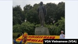 Tượng Lenin ở Hà Nội.