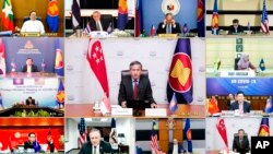 Ngoại trưởng Singapore Vivian Balakrishnan (giữa) trong một cuộc họp với các ngoại trưởng ASEAN và Hoa Kỳ.