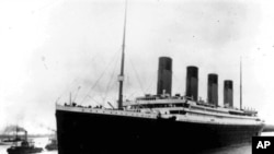 Tàu Titanic khởi hành trong chuyến đi định mệnh (ảnh lưu trử 10/4/1912)