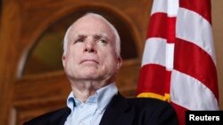 Ông McCain và đoàn thượng nghị sĩ thuộc Ủy ban Quân vụ Thượng viện của Hoa Kỳ đã tới thăm Việt Nam trước khi sang Singapore để dự Đối thoại Shangri-La.