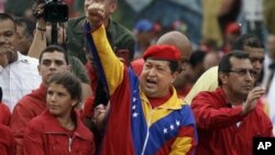 Tổng thống Venezuela Hugo Chavez tuyên bố đã khỏi bệnh ung thư và sẵn sàng ra tái tranh cử