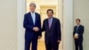 Ông Kerry thảo luận với Thủ tướng Hun Sen về nhân quyền, thương mại