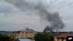 Khói bốc lên ở Juba, Nam Sudan, ngày 10/7/2016.