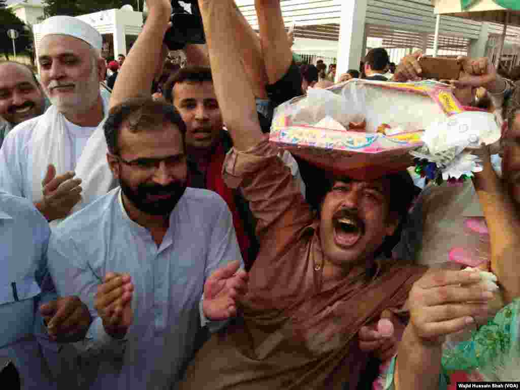 Celebrations for Imran Khan elected New Prime Minister of Pakistan