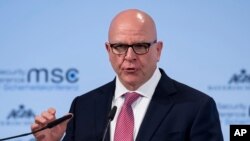 H. R. McMaster, cố vấn an ninh quốc gia Hoa Kỳ, phát biểu tại Hội nghị An ninh Munich, ở Munich, Đức, ngày 17 tháng 2, 2018.