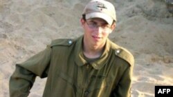 Binh sĩ Israel Gilad Shalit bị phe Hamas bắt hồi tháng 6 năm 2006