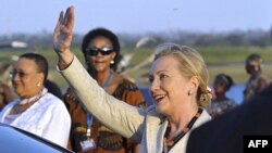 Ngoại trưởng Clinton đến thăm Tanzania