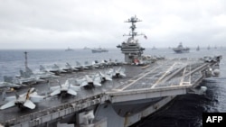 Máy bay chiến đấu Mỹ trên tàu sân bay USS George Washington