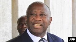 Ông Gbagbo một mực nói rằng ông đã thắng cử và nhất định nắm giữ quyền kiểm soát quân đội và các định chế quốc gia