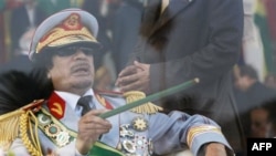 Kaddafi İçin Tutuklama Talebi