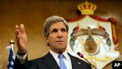 Ngoại trưởng Mỹ John Kerry phát biểu trong một cuộc họp báo tại Amman, ngày 22/5/2013.