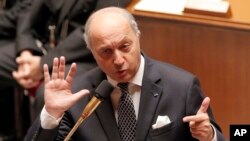 Ngoại trưởng Pháp Laurent Fabius nói đã cho triệu Đại sứ Mỹ đến để giải thích.