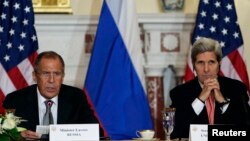 Rusya Dışişleri Bakanı Sergei Lavrov ve ABD Dışişleri Bakanı John Kerry