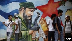 Công chúng mừng sinh nhật thứ 85 của lãnh tụ Cuba Fidel Castro, ngày 12 tháng 8, 2011