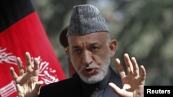 Tổng thống Afghanistan Hamid Karzai tại cuộc họp báo ở Kabul, ngày 4/10/2012. 