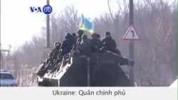 Ukraine: Quân chính phủ rút khỏi thành phố Debaltseve (VOA60)